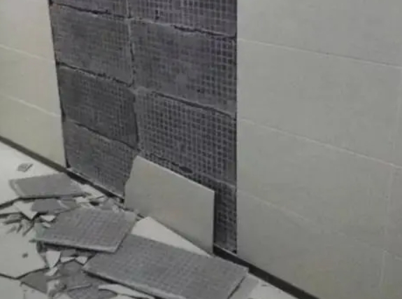 江州瓷砖空鼓维修公司分享下江州墙砖松动维修的知识
